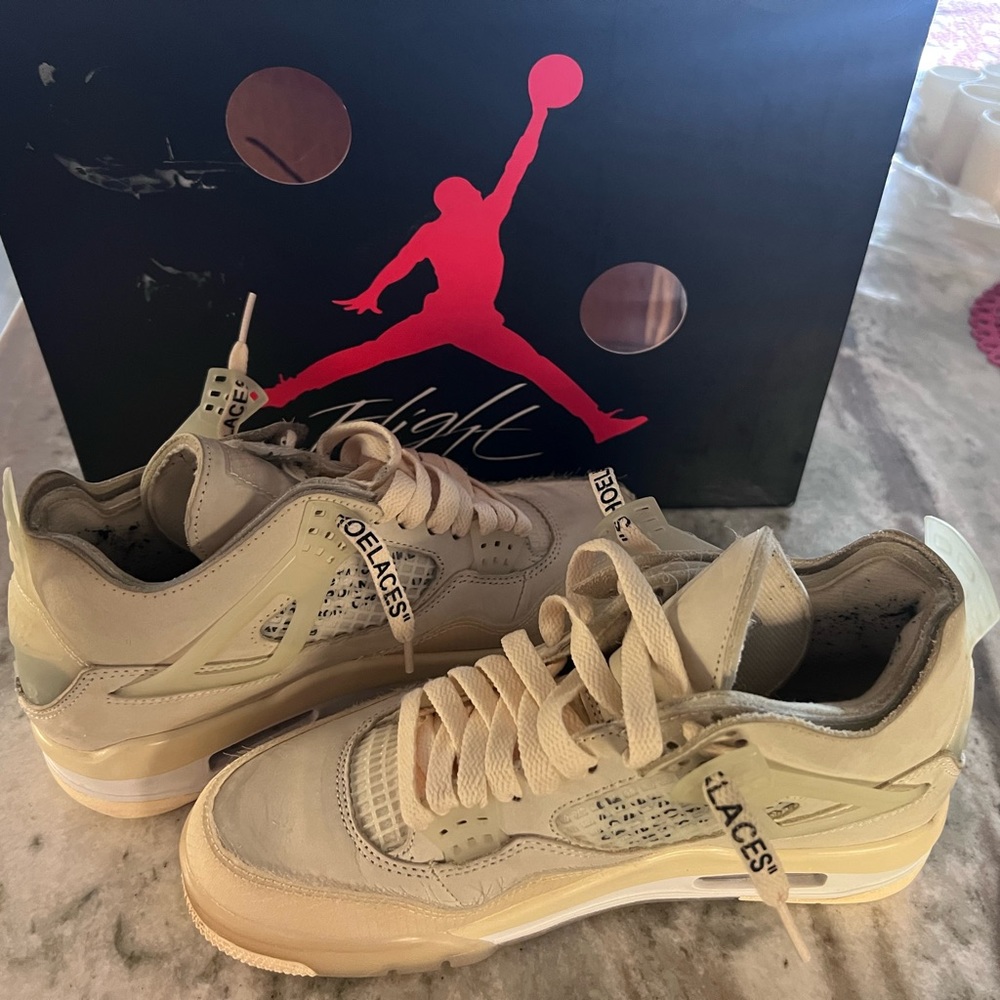Nike Jordan 4’s